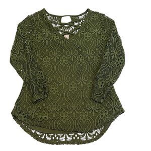 No Boundaries szM olive green 3/4 sleeve lace top with cute details at neck EUC